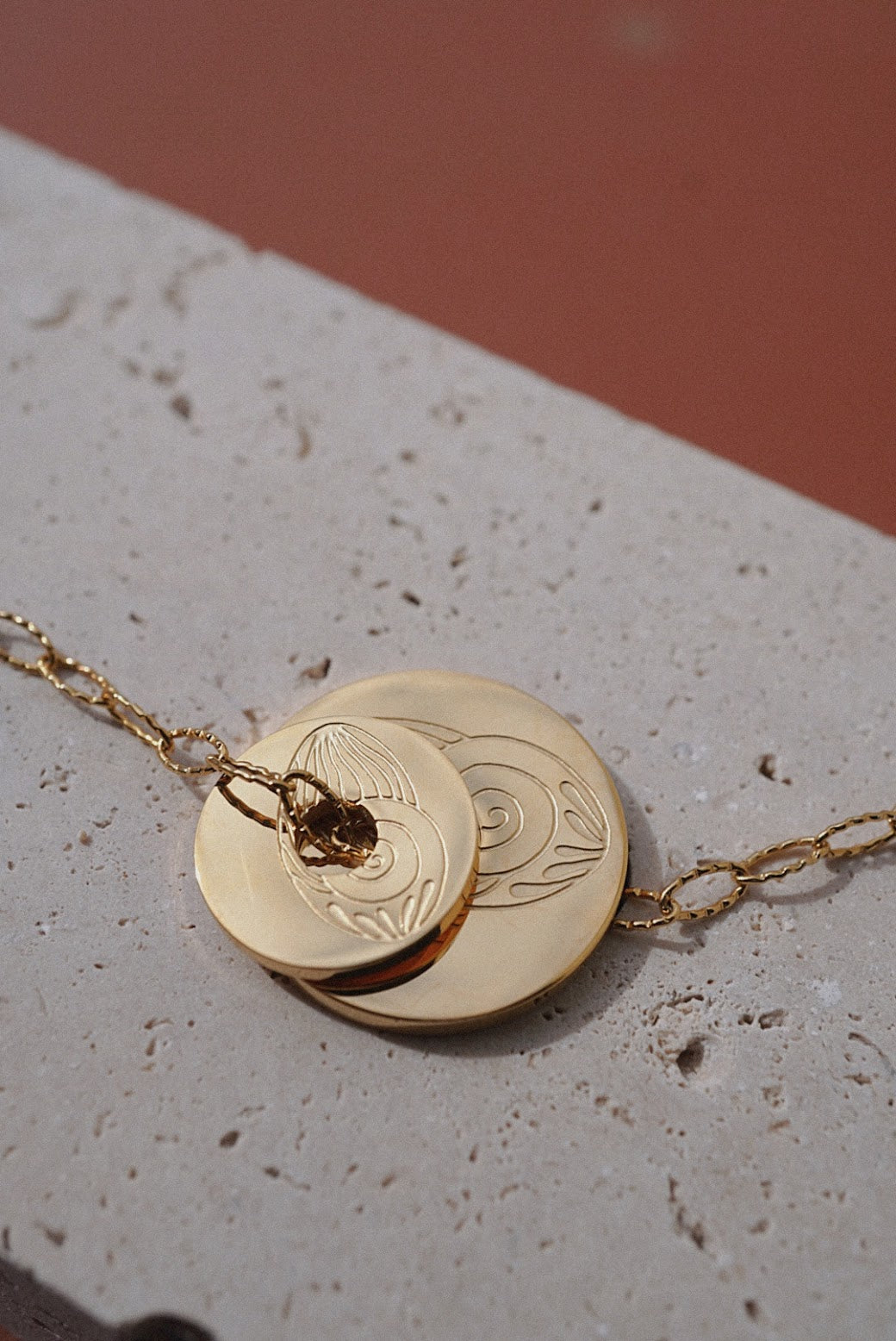 Collier double médaillon