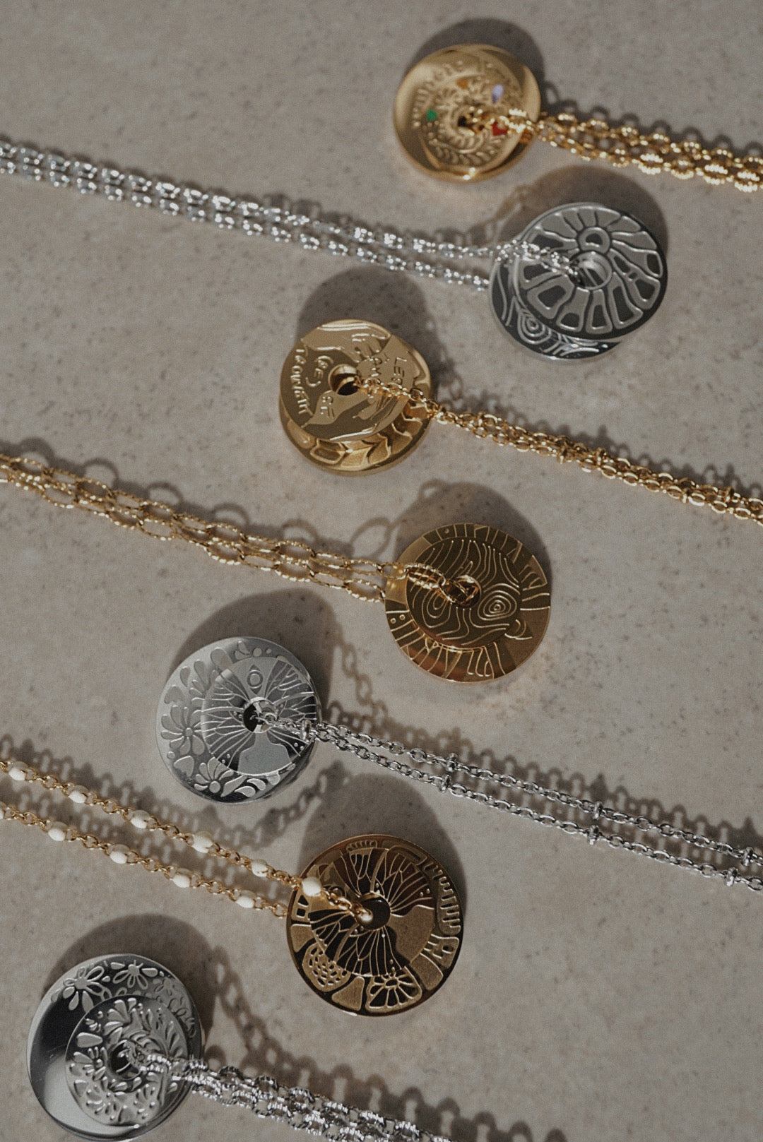 Collier double médaillon