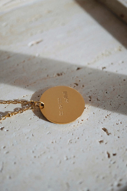 Médaille La femme soleil